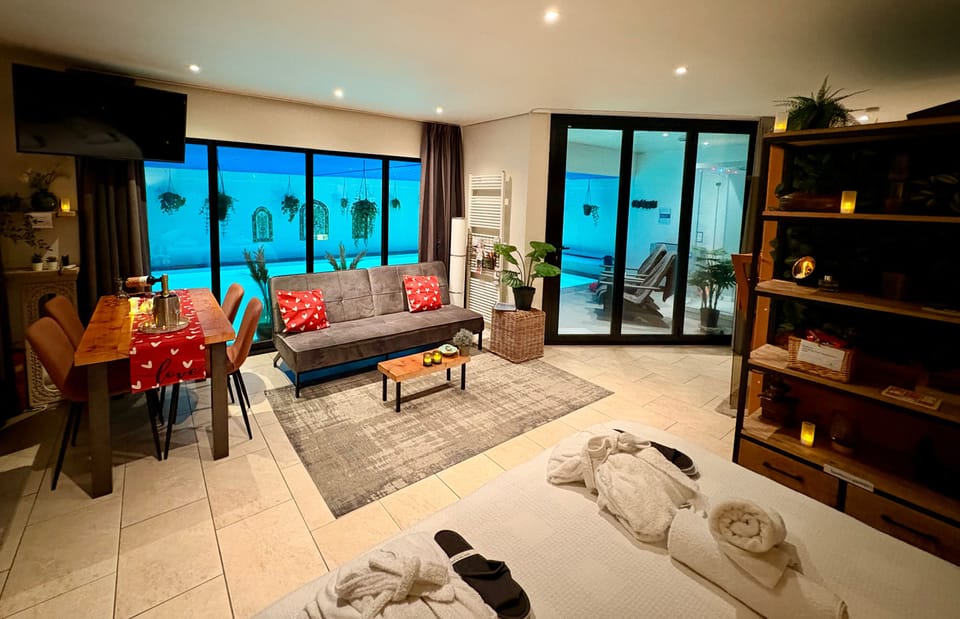 Deluxe Bungalow, Private Pool, Garden View | Interior