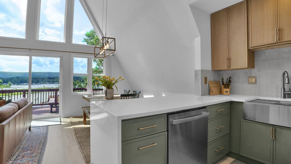 A cozy kitchen perfect for cooking and gathering with loved ones.
