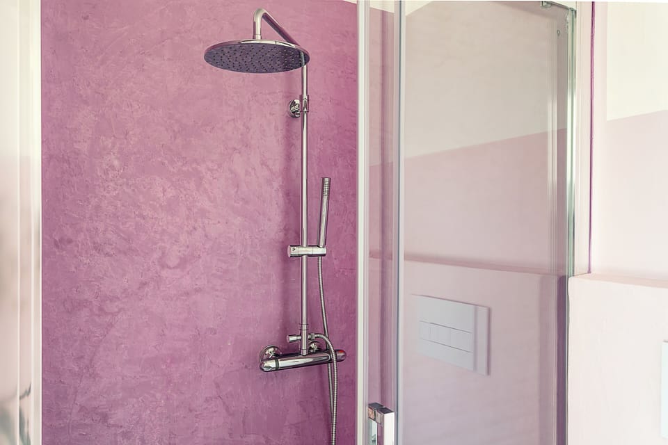 Comfort Double Room, Garden View | Bathroom | Shower, hair dryer, bidet, towels