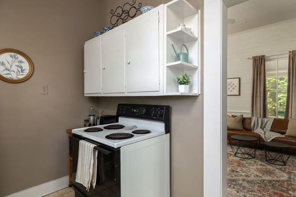 Full kitchen