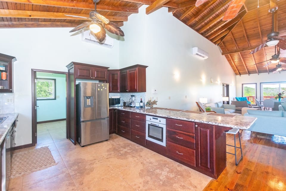 House, 3 Bedrooms | Private kitchen | Coffee/tea maker, fridge, oven, toaster