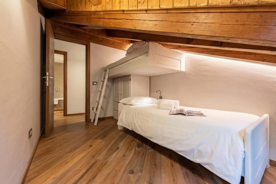 Family Apartment, Multiple Bedrooms, 2 Bathrooms (Appartamento 3 Camere Letto) | 3 bedrooms, iron/ironing board, free WiFi, bed sheets
