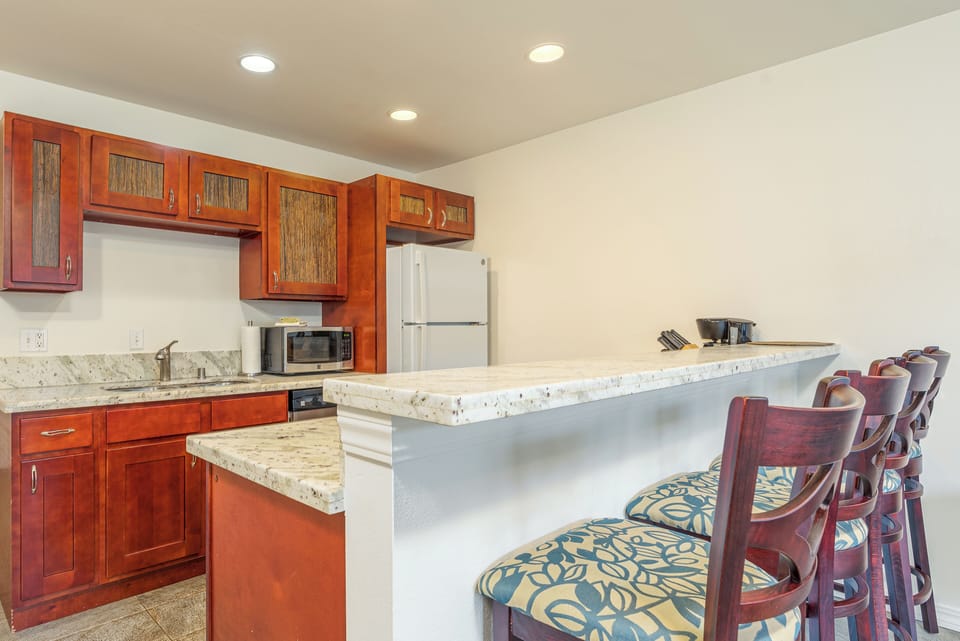 Castle at Kaua'i Kailani - Full Kitchen (9)
