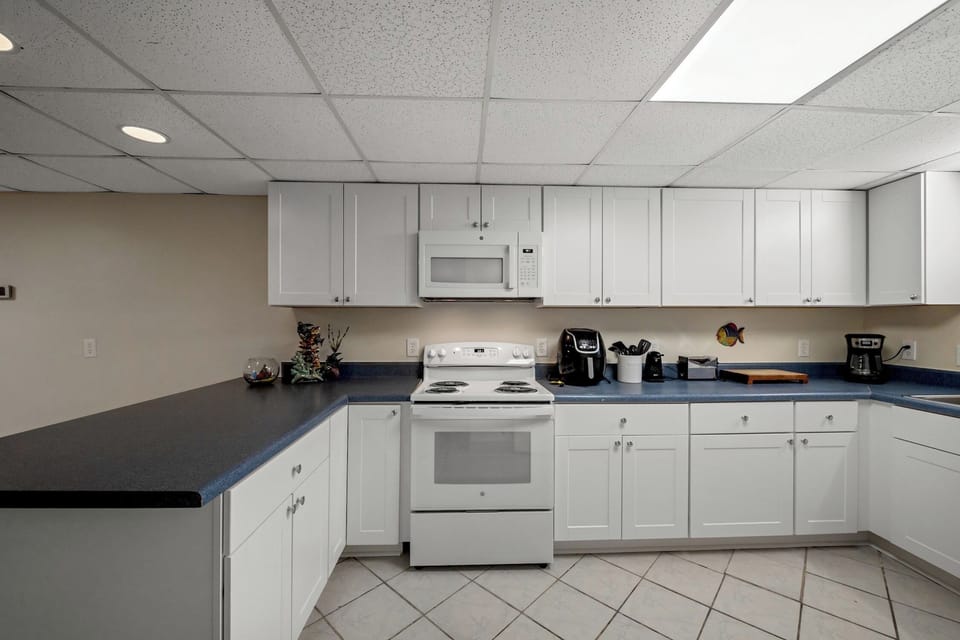 A fully stocked kitchen makes meal preparation a breeze.