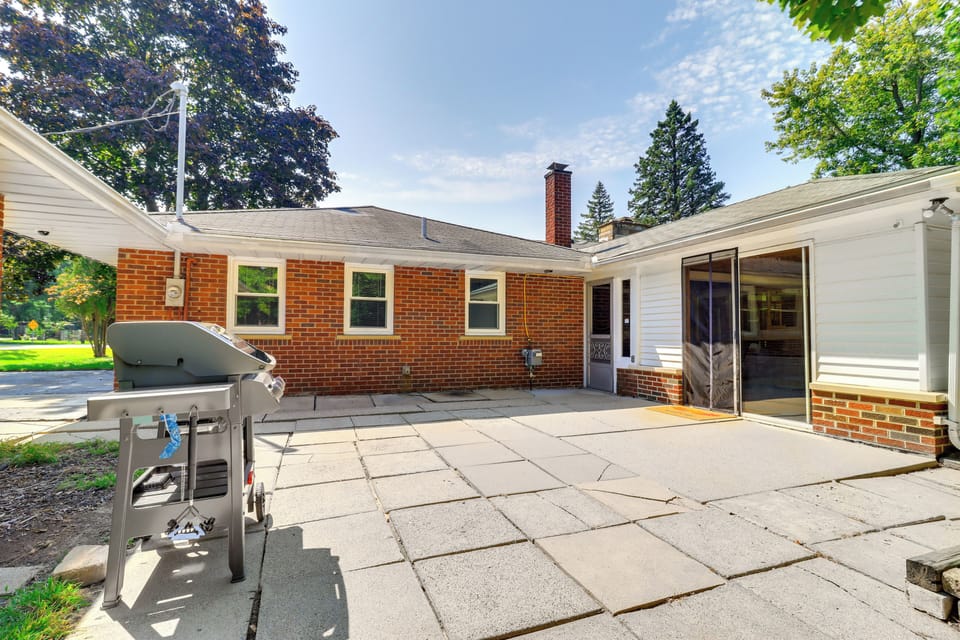 House Exterior | Patio | Gas Grill