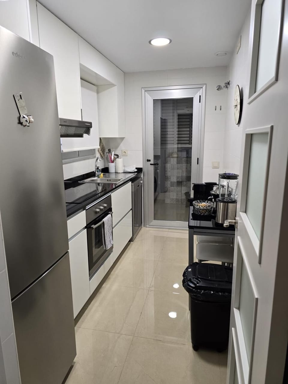 Classic Quadruple Room, City View | Private kitchen | Oven, cookware/dishes/utensils