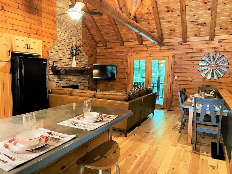 Living Room / Lounge