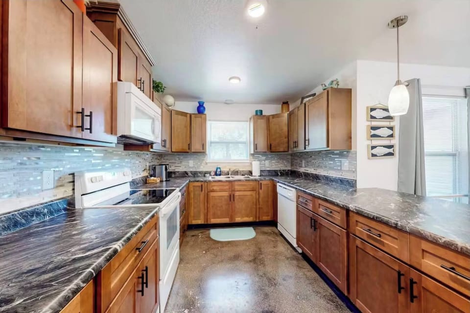Kitchen (3)