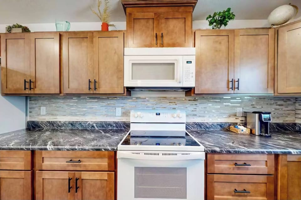 Kitchen (2)