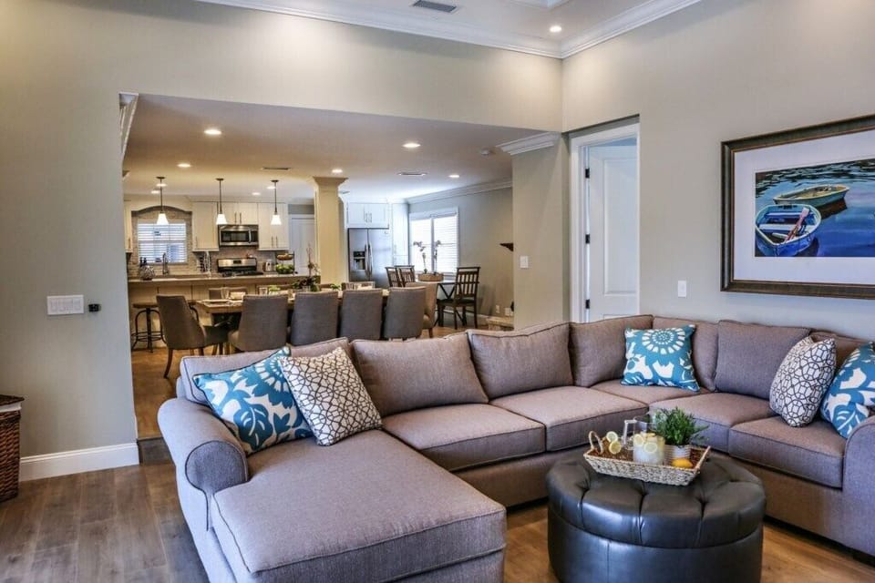 House, Multiple Beds, Pool Access, Pool View (Destination #35) | Living area
