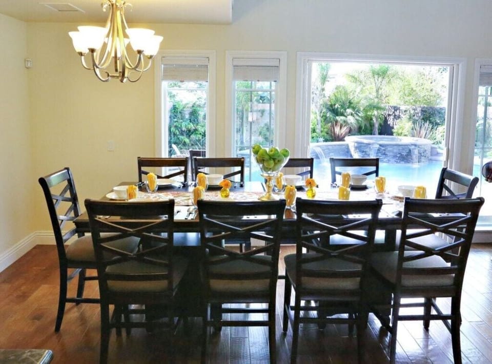 House, Multiple Beds, Pool Access, Pool View (Destination #09) | Dining