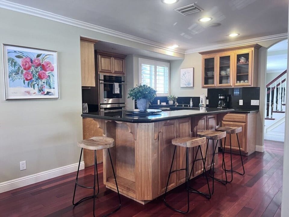 House, Multiple Beds, Pool Access, Pool View (Destination #16) | Private kitchen | Electric kettle