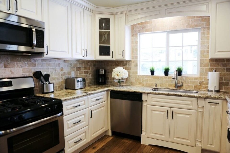 House, Multiple Beds, Pool Access, Pool View (Destination #26) | Private kitchen | Electric kettle