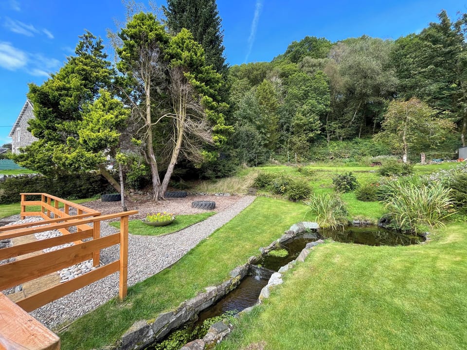 Garden | Aberfoyle Apartment 4 - Oak - Loch Apartments, Aberfoyle