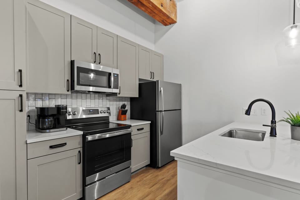 Brandon new appliances in the fully equipped kitchen