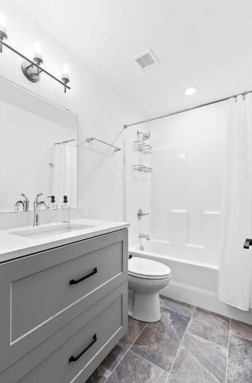 Full, modern bathroom