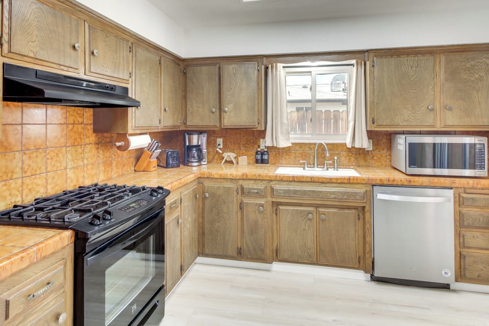 Kitchen | Cooking Basics | Drip Coffee Maker | Toaster