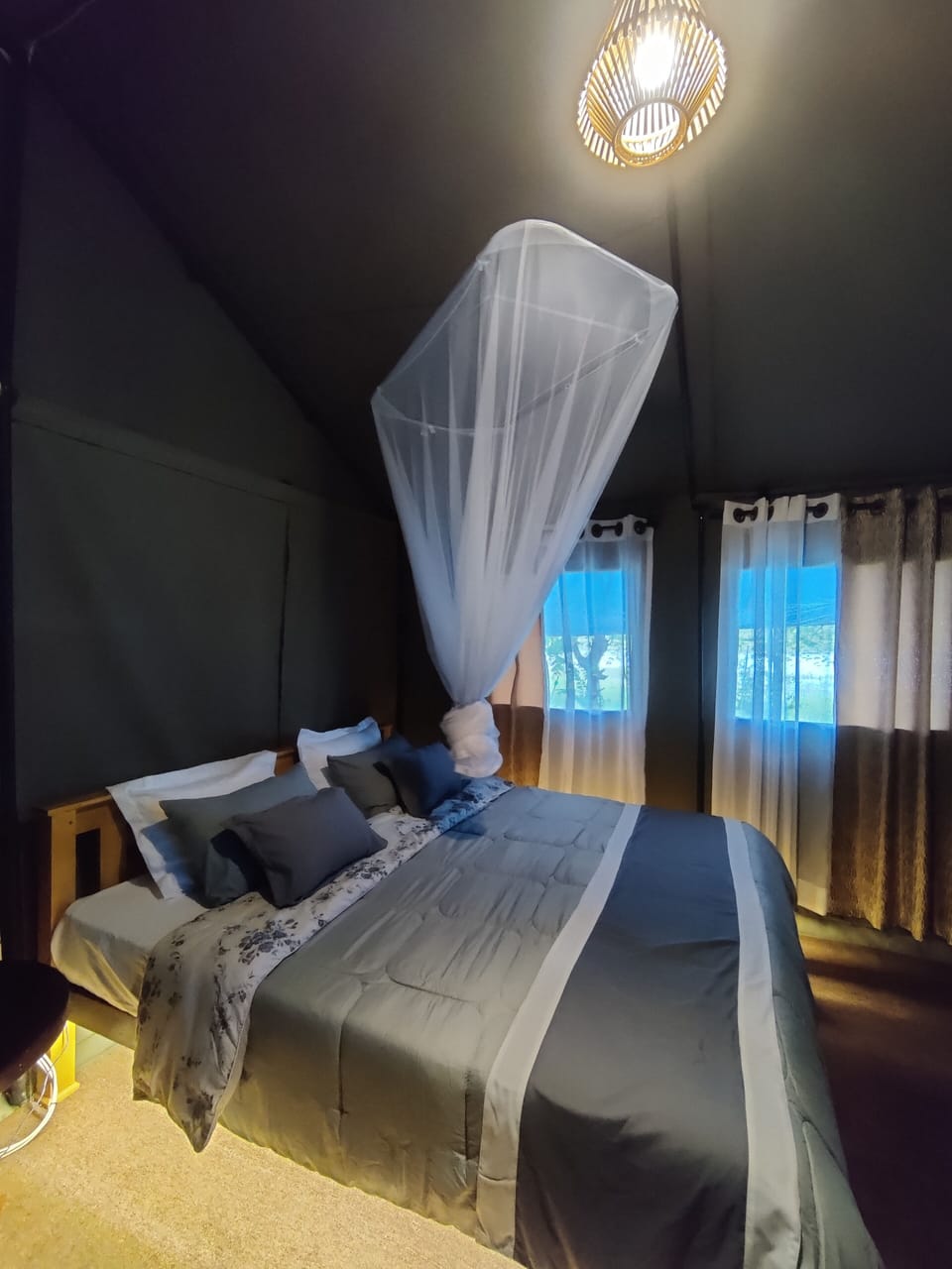 Egyptian cotton sheets, premium bedding, memory foam beds