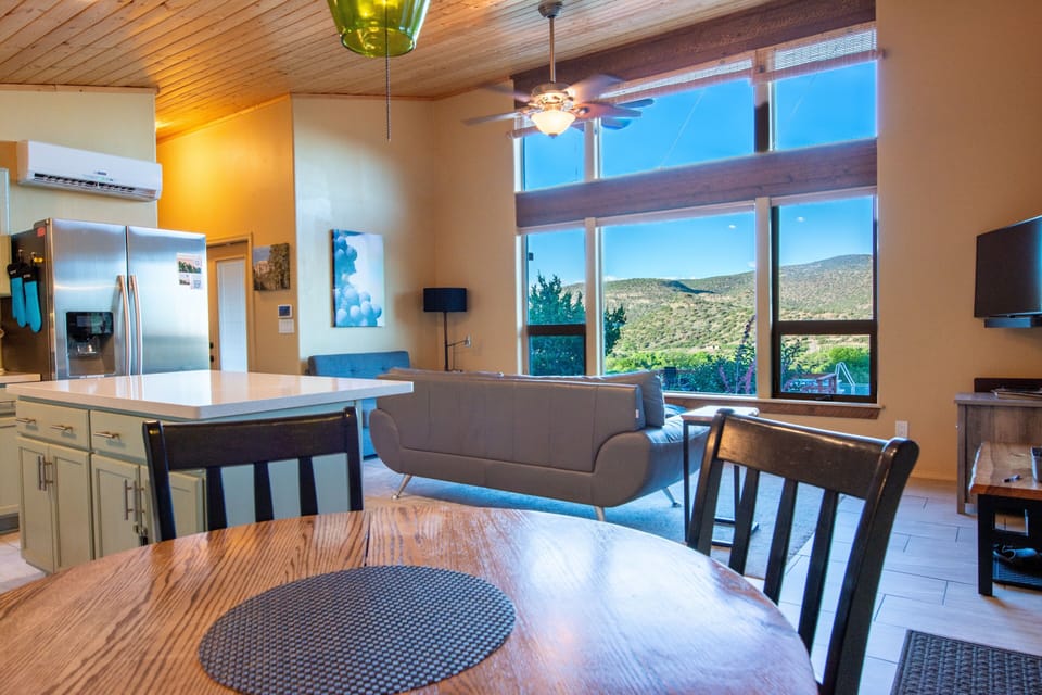 Dinette right off kitchen