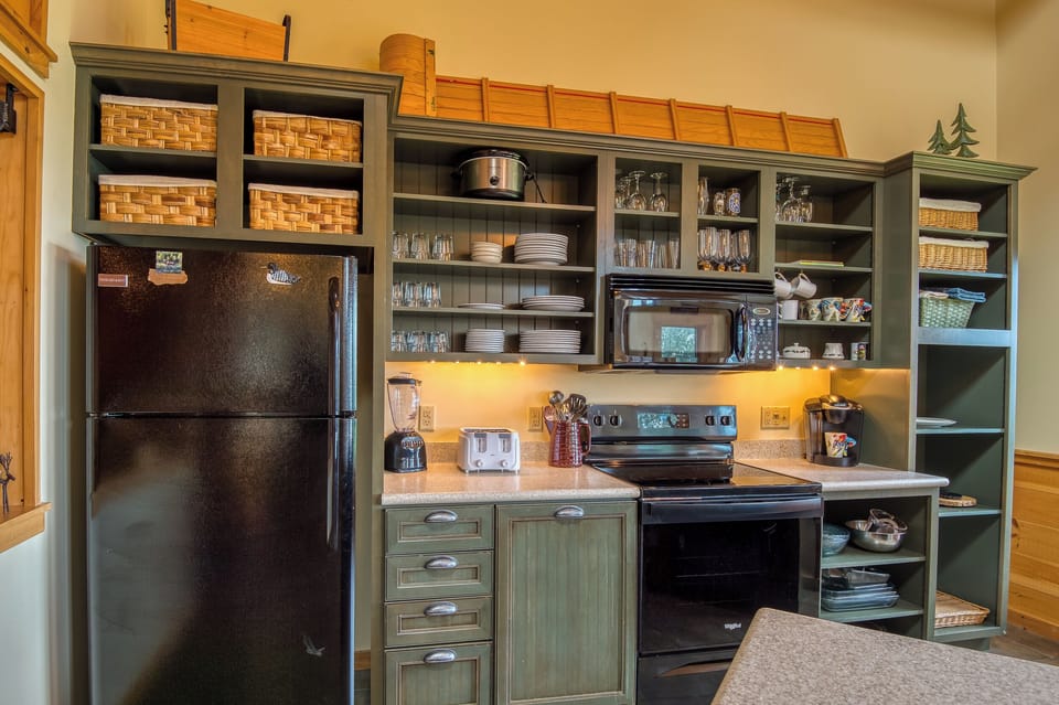 Fully applianced kitchen