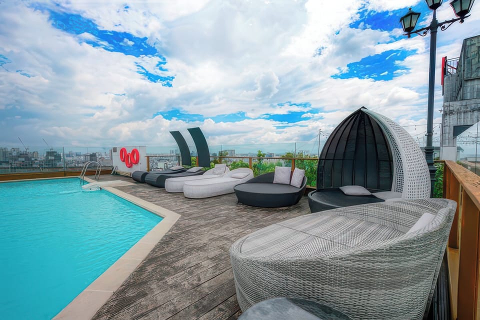 Rooftop pool