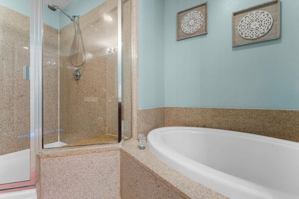 Master Bathroom!