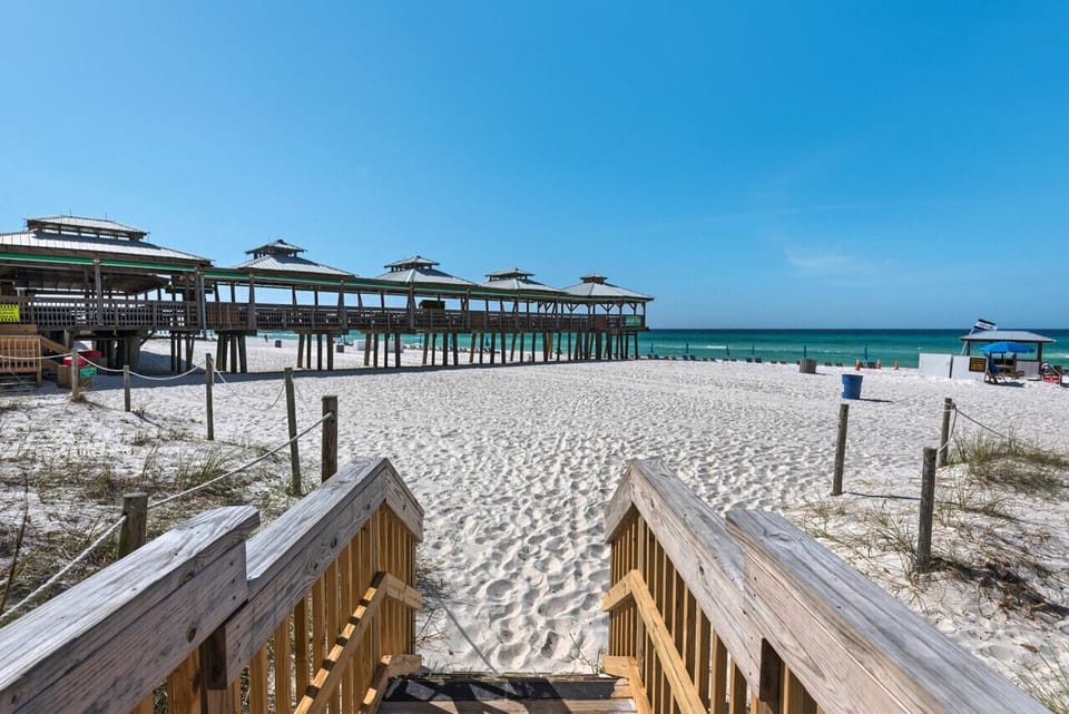 Just Steps to the Beach!