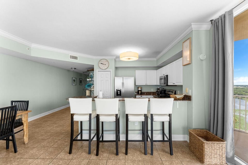 Well Equipped Kitchen with Spectacular Ocean Views!