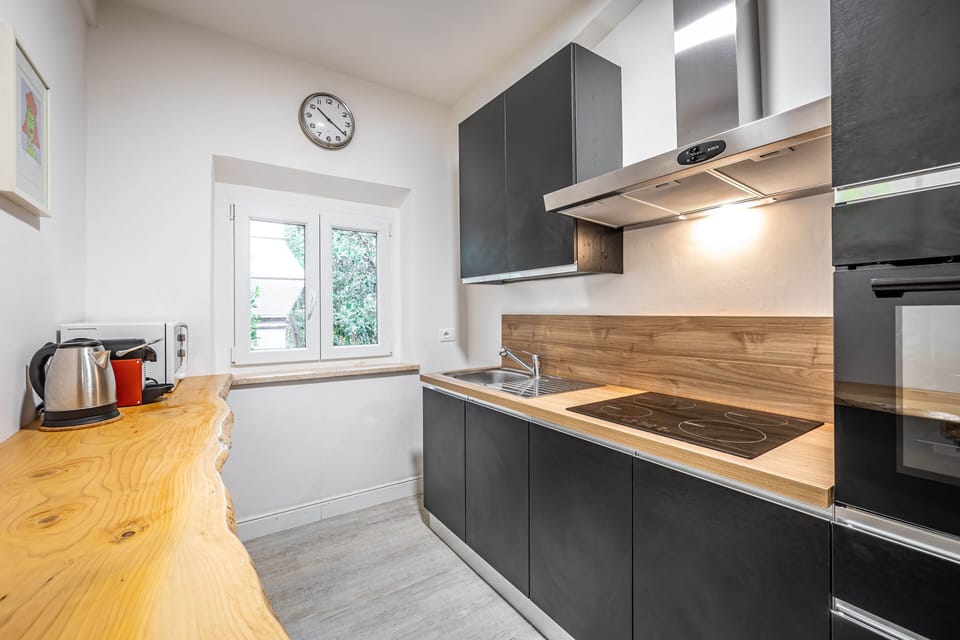 Private kitchen | Espresso maker, coffee/tea maker, full-size fridge, microwave