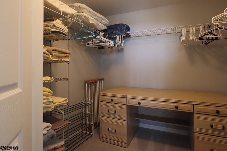 Master Bedroom Walk In Closet