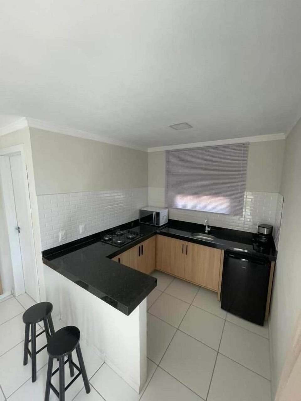 Suite, Partial Sea View | Private kitchen | Microwave