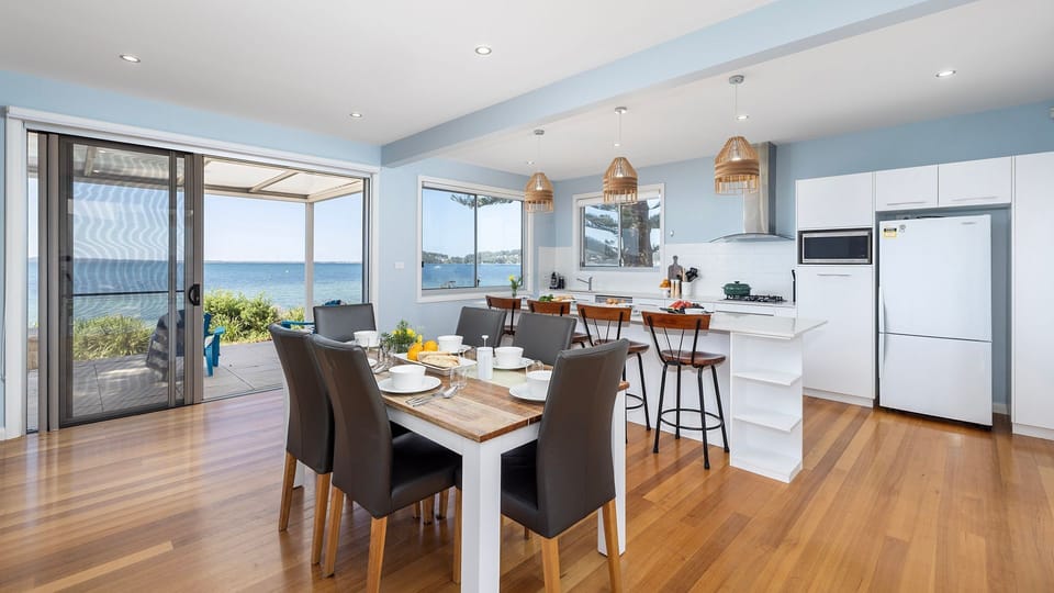 Foreshore Bliss | Absolute waterfront | Kitchen | Open plan dining 