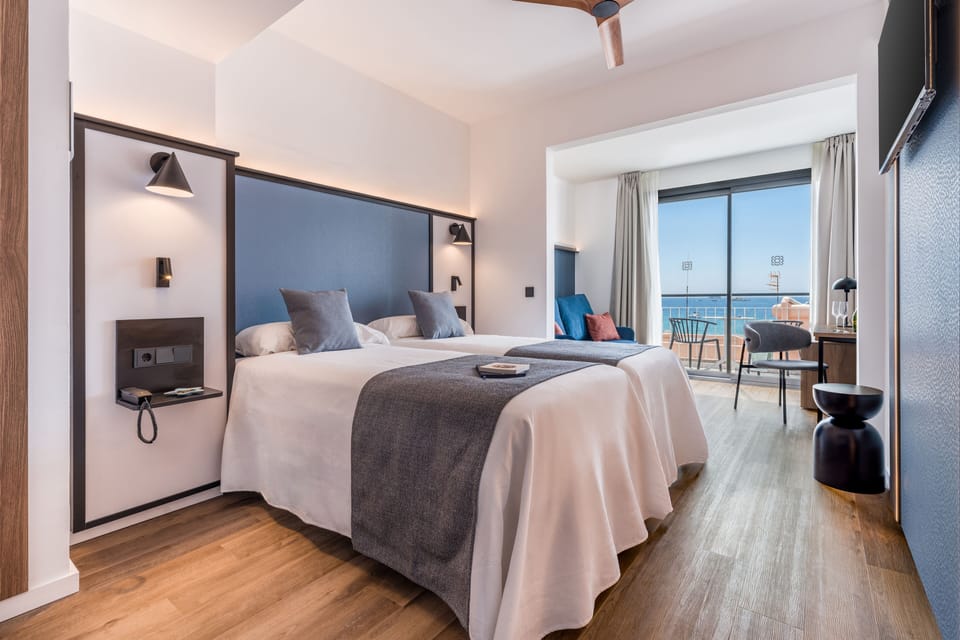 Twin Room, Sea View | In-room safe, desk, blackout drapes, WiFi (free)