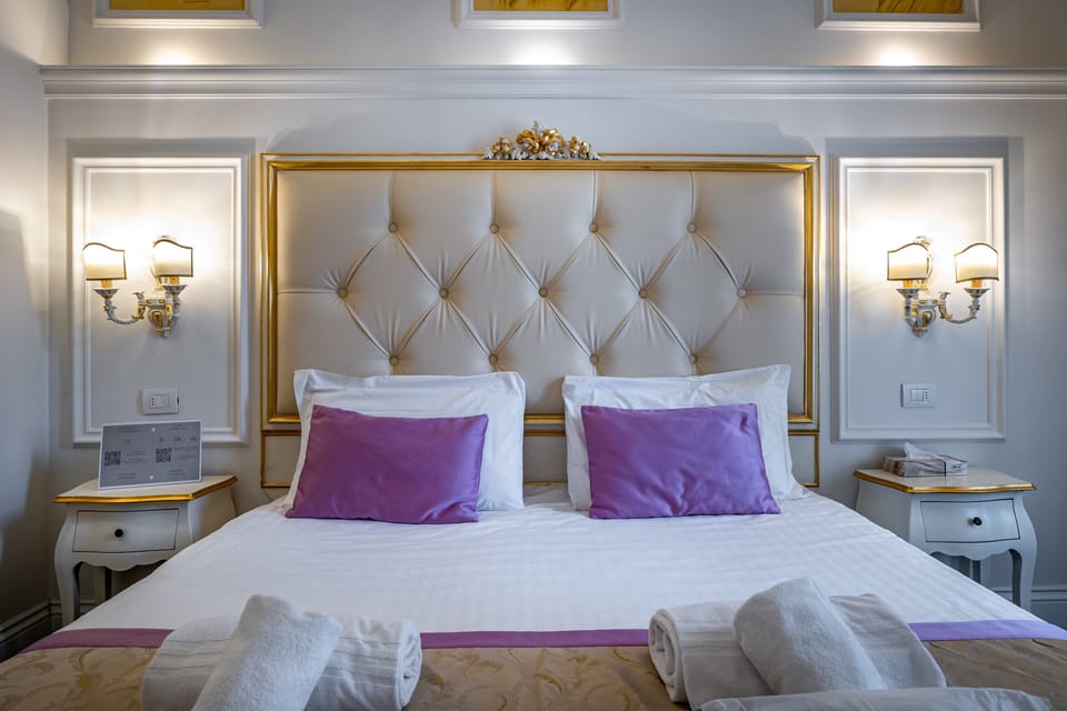 Superior Double or Twin Room, City View | Minibar, in-room safe, blackout drapes, soundproofing