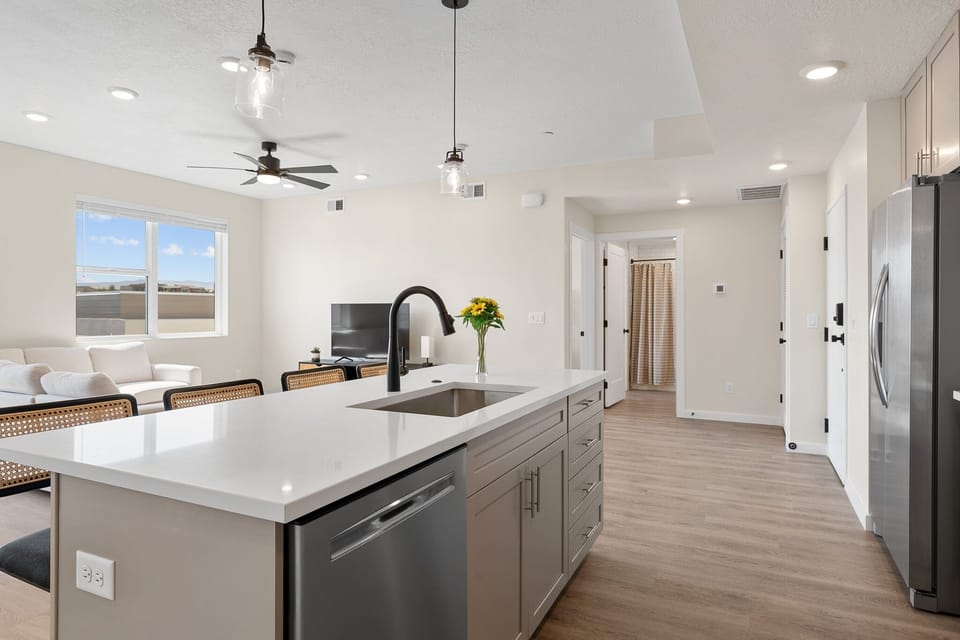 Condo, 2 Bedrooms | Private kitchen | Fridge, oven, coffee/tea maker, toaster