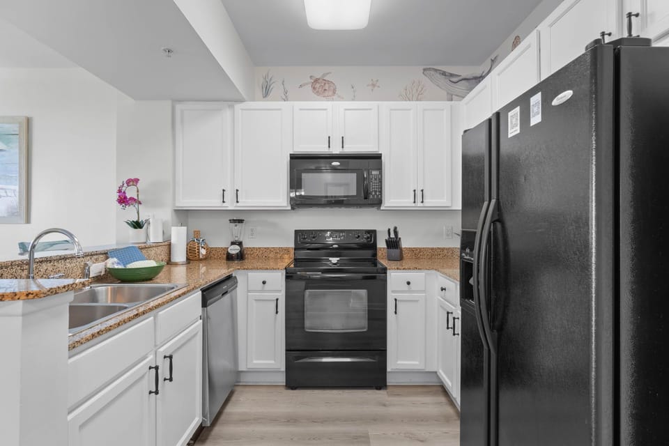 Updated Kitchen to enjoy family meal time, Granite countertops!