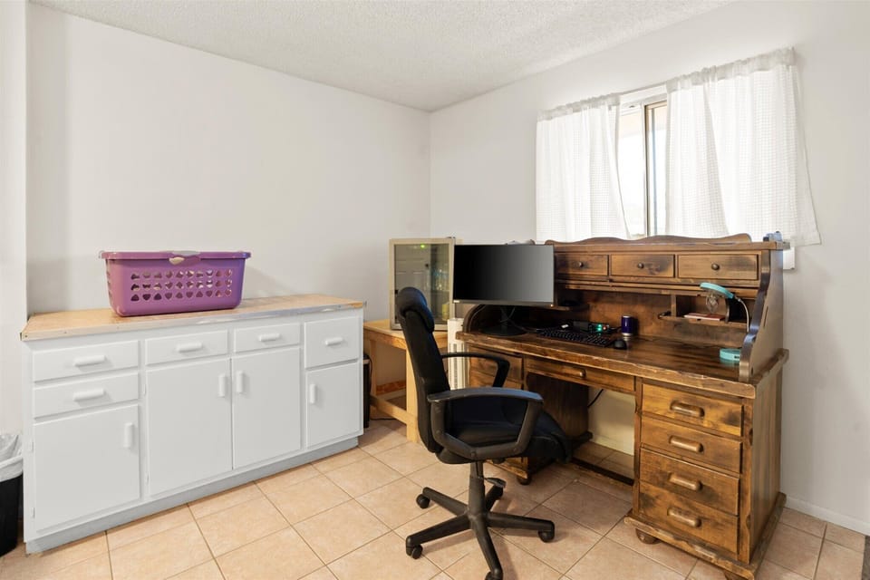 Office workstation and laundry area