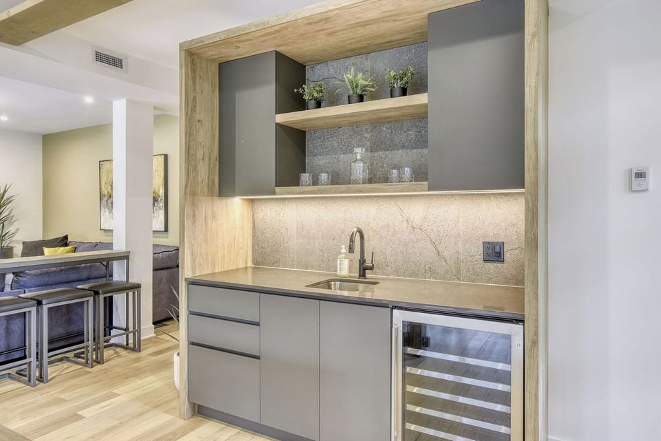 Exclusive Condo, Mountain View | Private kitchenette | Full-size fridge, microwave, oven, stovetop