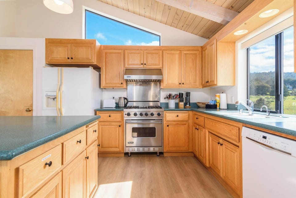 Craft your culinary delights in the fully equipped kitchen