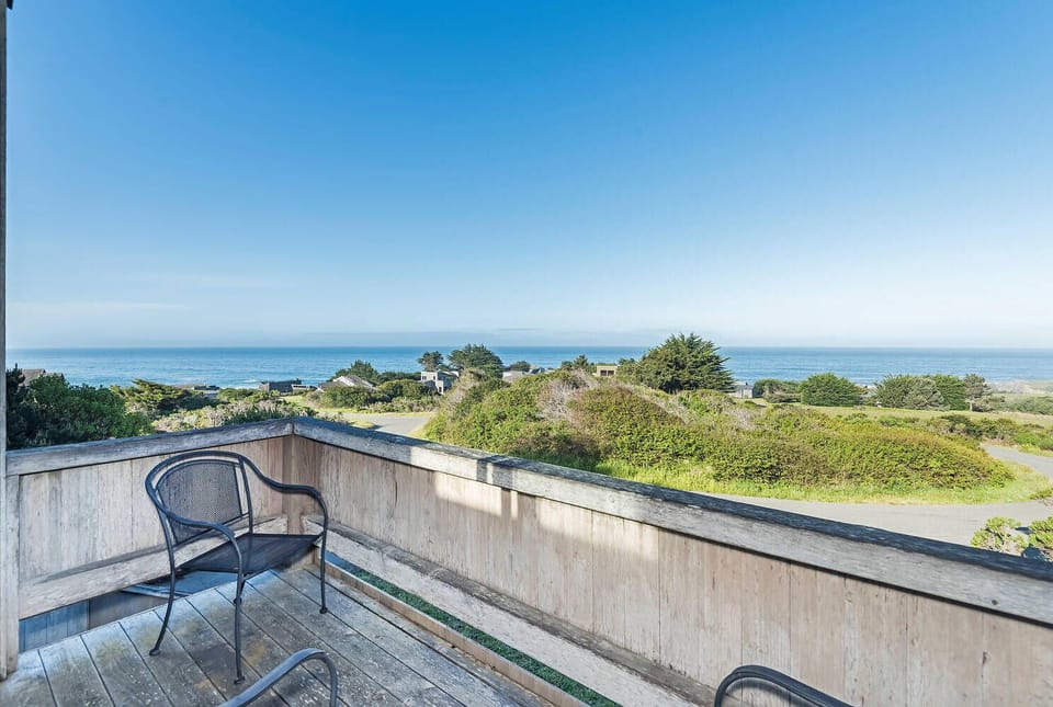 Balcony with seating and ocean view