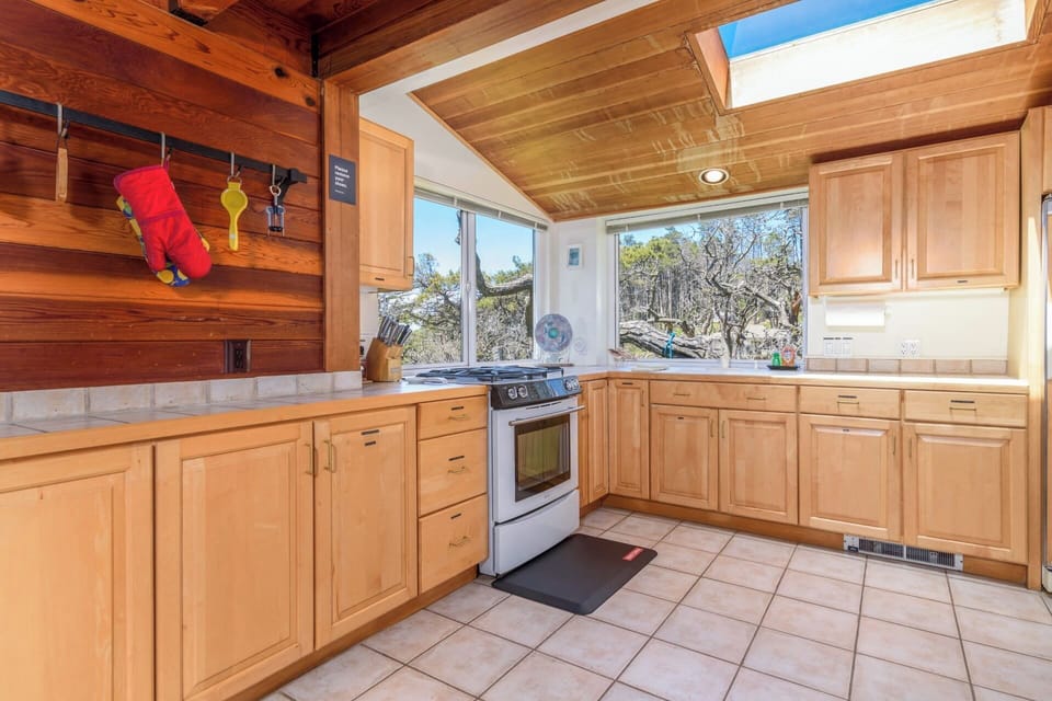 Fully equipped kitchen