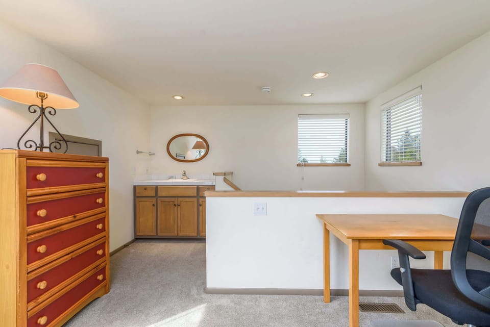 Loft with 2 twin beds, and desk