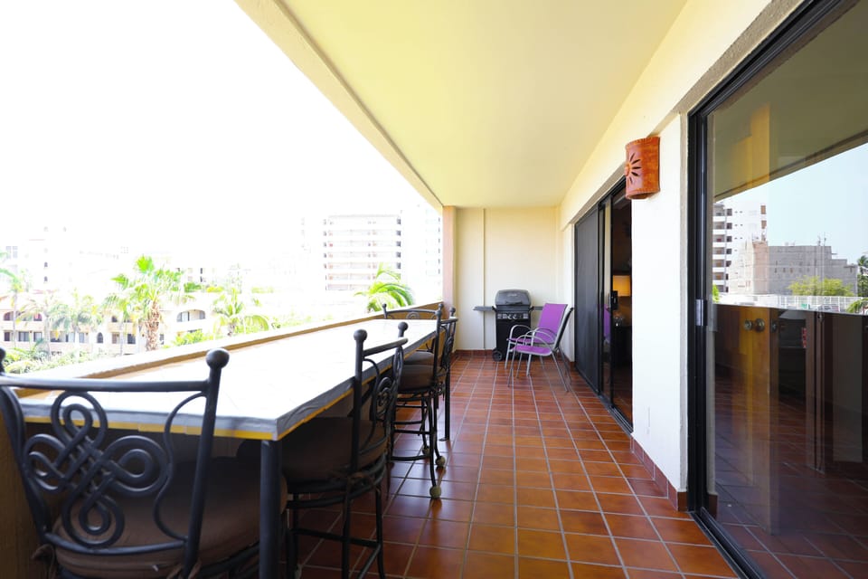 Spacious Patio