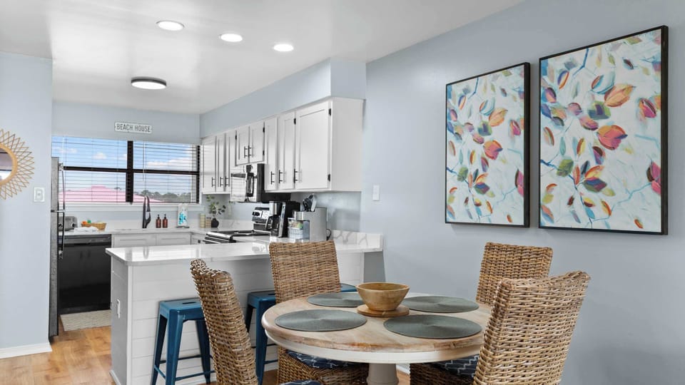 Condo, Multiple Beds, Balcony, Ocean View (Coastal Retreat at Seascape) | Dining