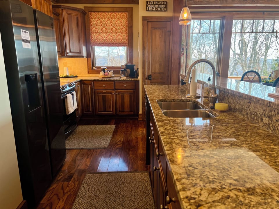 Well-stocked kitchen (ie, dishes/utensils; pots/pans/bakeware; crockpot;blender)