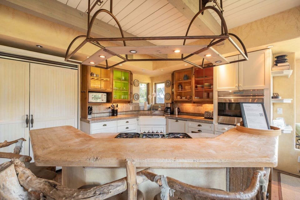 Full kitchen - High-end appliances