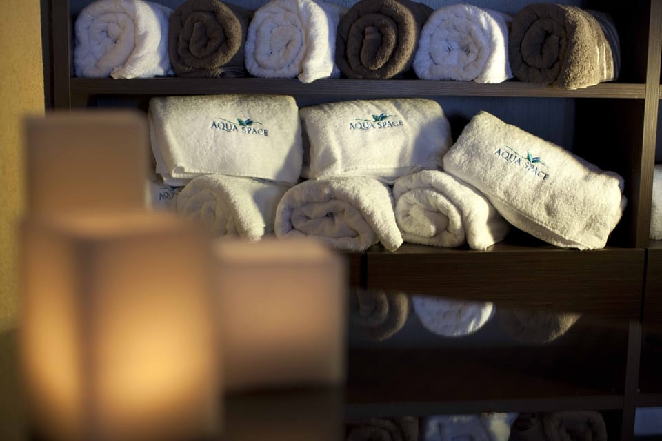 Sauna, hot tub, Turkish bath, body treatments, hydrotherapy