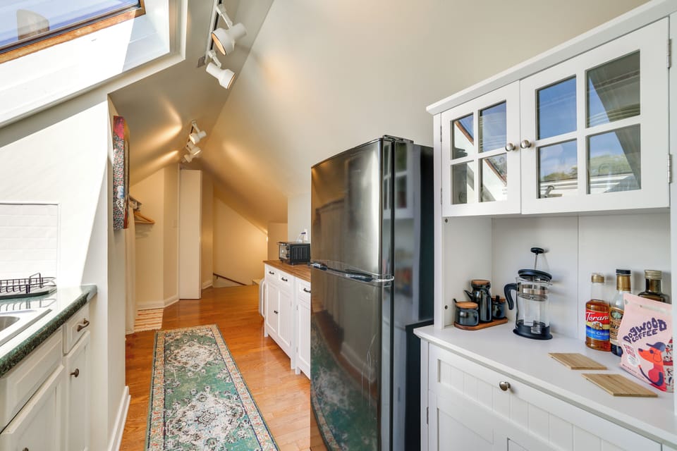Studio | Kitchenette | Cooking/Baking Basics | Toaster Oven