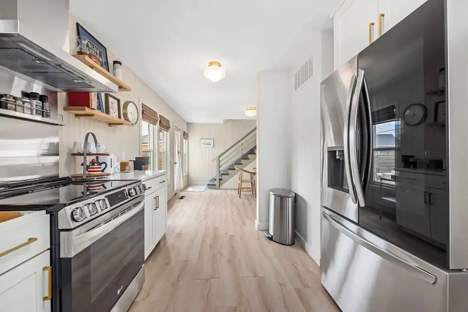 Full kitchen with all new appliances.