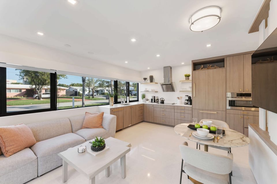 Studio: With the kitchen just steps away, creating a space perfect for both quiet nights and lively gatherings.